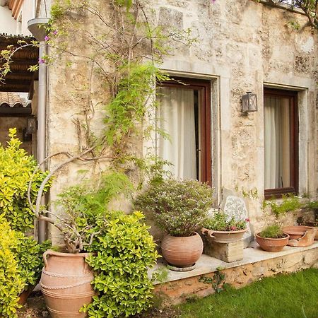 Holiday Home In The Archanes With A Garden Zewnętrze zdjęcie