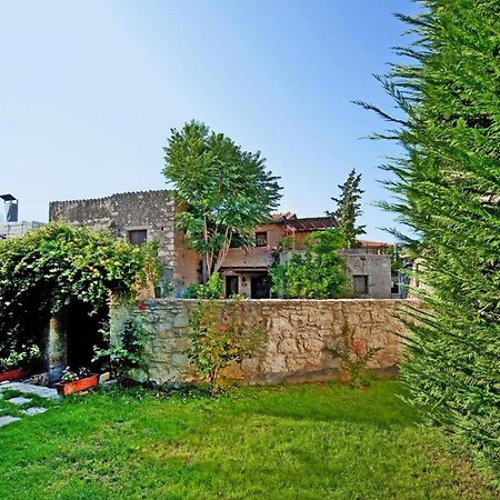 Holiday Home In The Archanes With A Garden Zewnętrze zdjęcie