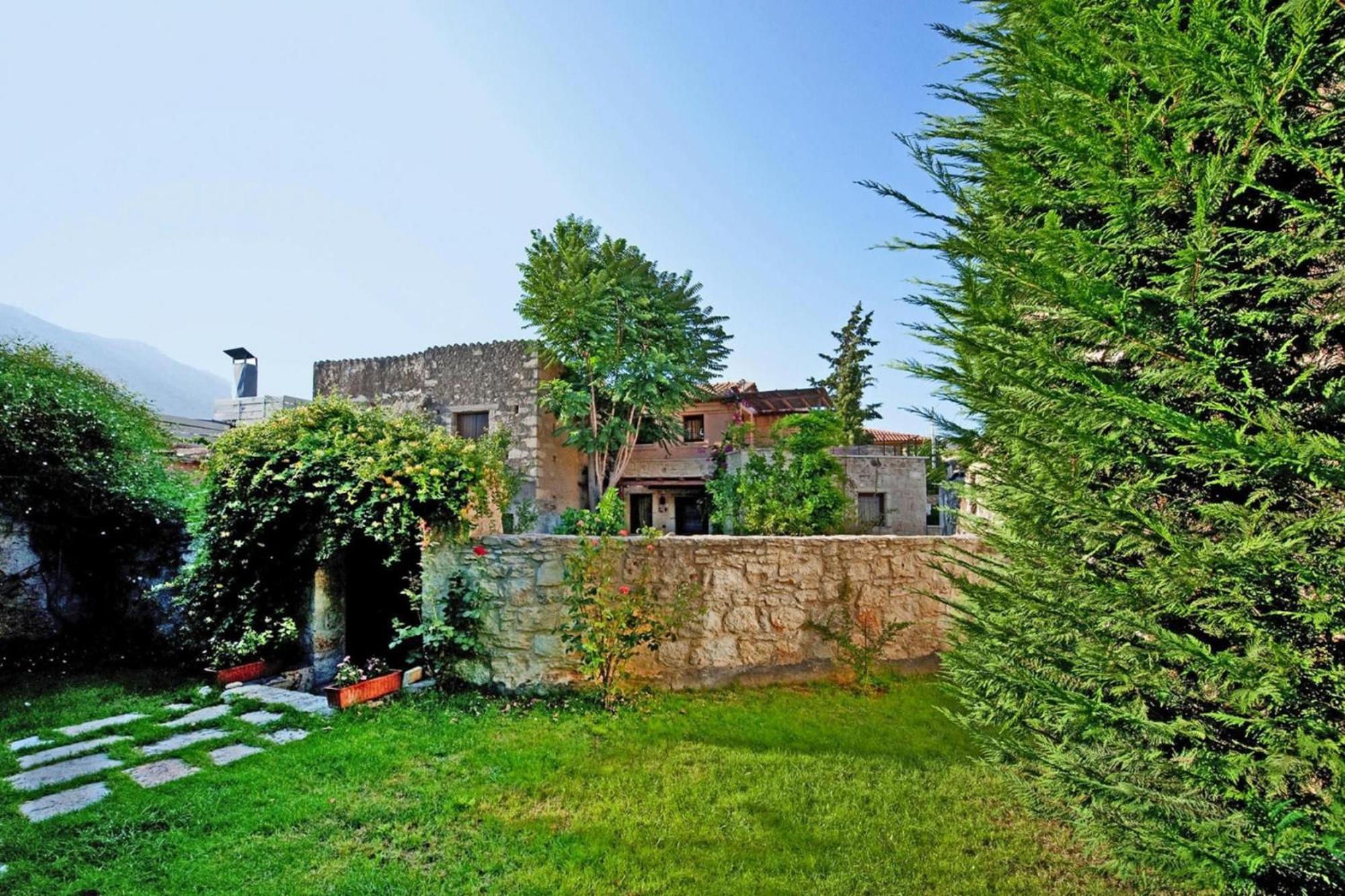 Holiday Home In The Archanes With A Garden Zewnętrze zdjęcie